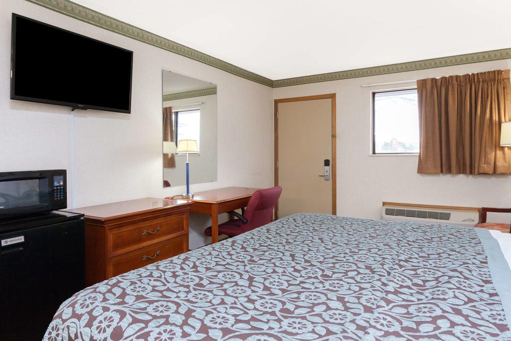 Days Inn By Wyndham Maumee/Toledo Exteriör bild
